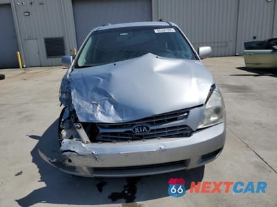 Piąte zdjęcie samochodu w środku: 2010 KIA SEDONA LX VIN:KNDMG4C33A6356919 - miniatura