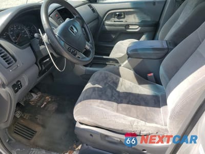 Zdjęcie 7 z 13 samochodu: 2004 HONDA PILOT EX VIN:2HKYF18434H541437 - miniatura