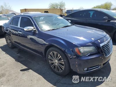 Czwarte zdjęcie samochodu z boku: 2013 CHRYSLER 300 S VIN:2C3CCAGT2DH683335 - miniatura