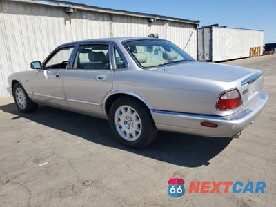 Drugie zdjęcie samochodu z przodu: 2001 JAGUAR XJ8 VIN:SAJDA14C01LF25878 - miniatura