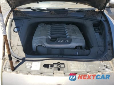 Zdjęcie 12 z 13 samochodu: 2005 PORSCHE CAYENNE VIN:WP1AA29P55LA20102 - miniatura