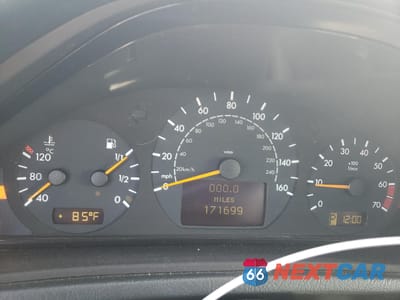 Zdjęcie 9 z 14 samochodu: 2001 MERCEDES-BENZ CLK 320 VIN:WDBLK65G01T076445 - miniatura