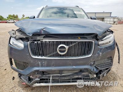 Piąte zdjęcie samochodu w środku: 2019 VOLVO XC90 T5 MOMENTUM VIN:YV4102CK5K1438522 - miniatura