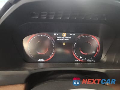 Zdjęcie 9 z 13 samochodu: 2016 VOLVO XC90 T6 VIN:YV4A22PL5G1024158 - miniatura