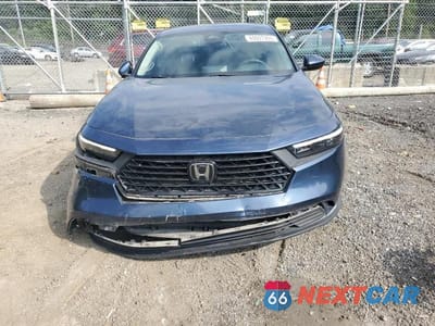 Piąte zdjęcie samochodu w środku: 2023 HONDA ACCORD EX VIN:1HGCY1F35PA017024 - miniatura