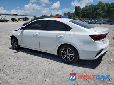 Drugie zdjęcie samochodu z przodu: 2023 KIA FORTE LX VIN:3KPF24AD0PE585709 - miniatura