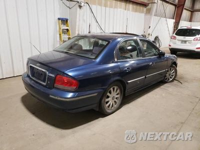 Trzecie zdjęcie samochodu z tyłu: 2002 HYUNDAI SONATA GLS VIN:KMHWF35H22A640633 - miniatura