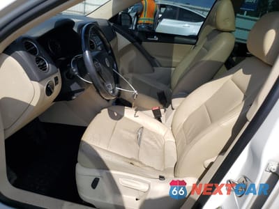 Zdjęcie 7 z 15 samochodu: 2009 VOLKSWAGEN TIGUAN S VIN:WVGAV75N29W526882 - miniatura