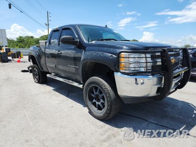 Czwarte zdjęcie samochodu z boku: 2013 CHEVROLET SILVERADO K1500 LS VIN:1GCRKREA1DZ121998 - miniatura