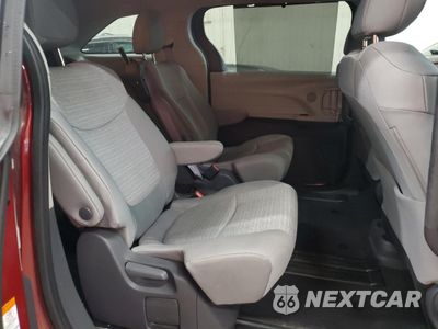 Zdjęcie 11 z 16 samochodu: 2021 TOYOTA SIENNA LE VIN:5TDKRKEC0MS023360 - miniatura