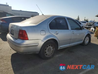 Trzecie zdjęcie samochodu z tyłu: 2001 VOLKSWAGEN JETTA GL VIN:3VWRT29M61M031068 - miniatura