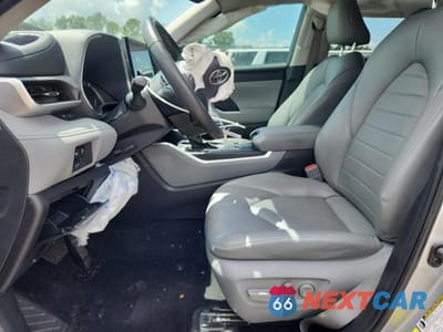 Zdjęcie 7 z 13 samochodu: 2023 TOYOTA HIGHLANDER L VIN:5TDKDRAHXPS527010 - miniatura