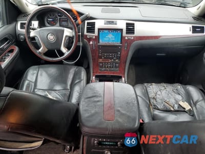 Zdjęcie 8 z 13 samochodu: 2008 CADILLAC ESCALADE ESV VIN:1GYFK66888R110588 - miniatura