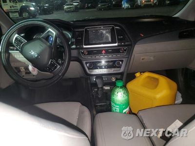 Zdjęcie 8 z 12 samochodu: 2019 HYUNDAI SONATA SE VIN:5NPE24AF4KH794355 - miniatura