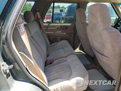 Zdjęcie 10 z 12 samochodu: 2002 CHEVROLET BLAZER VIN:1GNDT13W32K119285 - miniatura