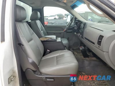 Piąte zdjęcie samochodu w środku: 2012 CHEVROLET SILVERADO C3500 VIN:1GB3CZCG5CF229197 - miniatura