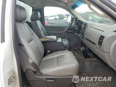 Piąte zdjęcie samochodu w środku: 2012 CHEVROLET SILVERADO C3500 VIN:1GB3CZCG5CF229197 - miniatura