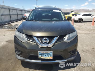 Piąte zdjęcie samochodu w środku: 2016 NISSAN ROGUE S VIN:JN8AT2MTXGW017119 - miniatura