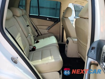 Zdjęcie 11 z 15 samochodu: 2009 VOLKSWAGEN TIGUAN S VIN:WVGAV75N29W526882 - miniatura