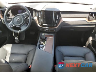 Zdjęcie 8 z 13 samochodu: 2022 VOLVO XC60 B5 MOMENTUM B5 MOMENTUM VIN:YV4L12RKXN1990910 - miniatura