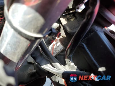 Zdjęcie 9 z 10 samochodu: 2008 KAWASAKI EX500 D VIN:JKAEXVD188A108254 - miniatura