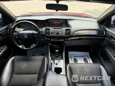 Zdjęcie 9 z 10 samochodu: 2017 HONDA ACCORD SPORT VIN:1HGCR2F59HA224960 - miniatura
