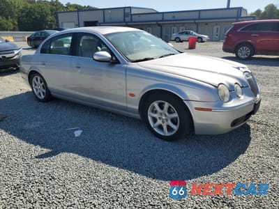 Czwarte zdjęcie samochodu z boku: 2006 JAGUAR S-TYPE 4.2 VIN:SAJWA01B86HN54938 - miniatura