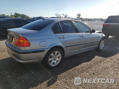 Trzecie zdjęcie samochodu z tyłu: 2004 BMW 325 I VIN:WBAEV334X4KR32754 - miniatura
