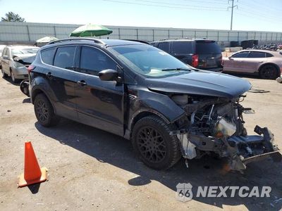 Czwarte zdjęcie samochodu z boku: 2019 FORD ESCAPE VIN:1FMCU9HD2KUB66721 - miniatura