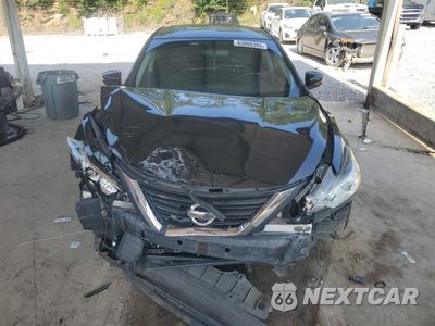 Piąte zdjęcie samochodu w środku: 2017 NISSAN ALTIMA 2.5 VIN:1N4AL3AP0HC206802 - miniatura