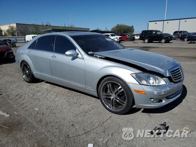 Czwarte zdjęcie samochodu z boku: 2007 MERCEDES-BENZ S 550 VIN:WDDNG71XX7A068385 - miniatura