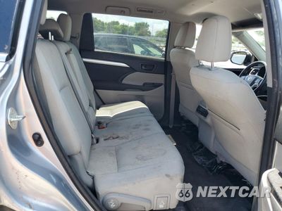 Zdjęcie 10 z 12 samochodu: 2015 TOYOTA HIGHLANDER LE VIN:5TDBKRFHXFS099355 - miniatura