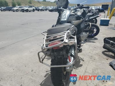 Czwarte zdjęcie samochodu z boku: 2011 BMW R1200 GS ADVENTURE VIN:WB1048004BZX66568 - miniatura