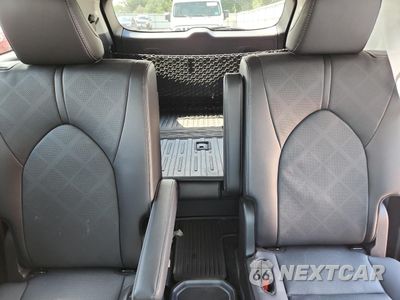 Zdjęcie 10 z 15 samochodu: 2024 TOYOTA HIGHLANDER HYBRID LIMITED VIN:5TDEBRCH1RS612837 - miniatura