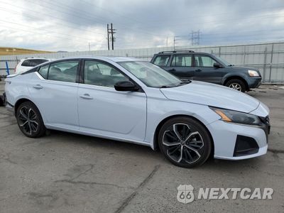 Czwarte zdjęcie samochodu z boku: 2023 NISSAN ALTIMA SR VIN:1N4BL4CW8PN336828 - miniatura