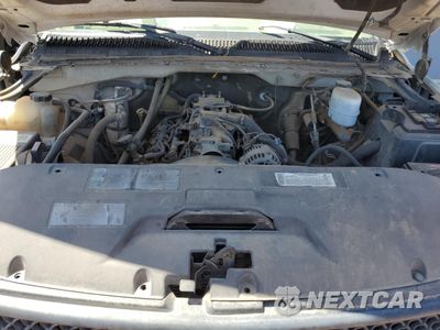 Zdjęcie 11 z 12 samochodu: 2002 CHEVROLET SILVERADO C2500 HEAVY DUTY VIN:1GCHC24U82E137485 - miniatura