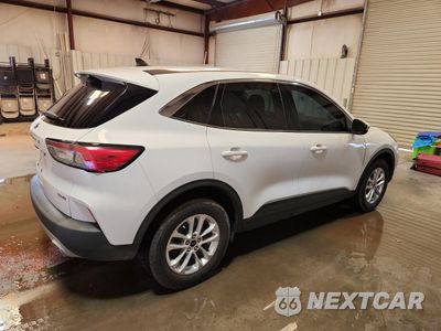 Trzecie zdjęcie samochodu z tyłu: 2021 FORD ESCAPE SE VIN:1FMCU9G60MUB02859 - miniatura