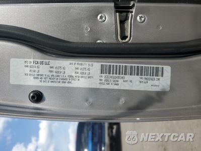 Zdjęcie 12 z 12 samochodu: 2016 CHRYSLER 300C VIN:2C3CCAEG2GH351003 - miniatura