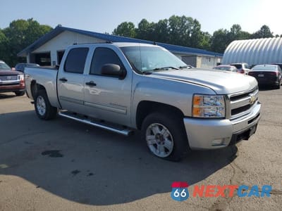 Czwarte zdjęcie samochodu z boku: 2011 CHEVROLET SILVERADO K1500 LT VIN:1GCPKSE36BF226017 - miniatura
