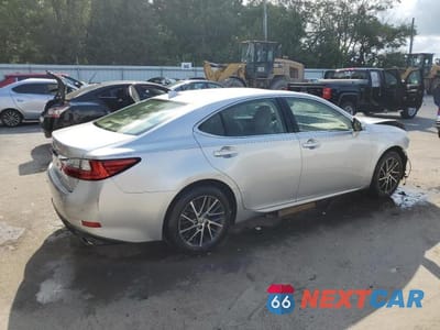 Trzecie zdjęcie samochodu z tyłu: 2017 LEXUS ES 350 BASE VIN:JTHBK1GG9H2248127 - miniatura