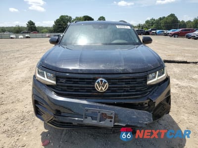 Piąte zdjęcie samochodu w środku: 2023 VOLKSWAGEN ATLAS CROSS SPORT SEL R-LINE VIN:1V2SE2CA5PC228254 - miniatura