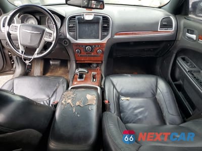 Zdjęcie 8 z 12 samochodu: 2013 CHRYSLER 300 VIN:2C3CCAAG8DH723235 - miniatura