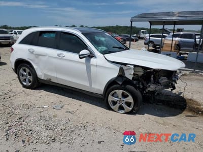 Czwarte zdjęcie samochodu z boku: 2018 MERCEDES-BENZ GLC 300 4MATIC VIN:WDC0G4KB3JV062136 - miniatura