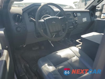 Zdjęcie 8 z 12 samochodu: 2013 FORD F450 SUPER DUTY VIN:1FDUF4GY1DEA87415 - miniatura