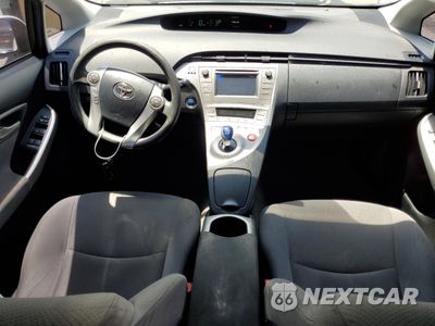 Zdjęcie 8 z 14 samochodu: 2014 TOYOTA PRIUS VIN:JTDKN3DU6E1815586 - miniatura