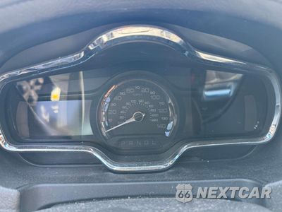 Zdjęcie 8 z 11 samochodu: 2018 LINCOLN MKT VIN:2LMHJ5NKXJBL02404 - miniatura