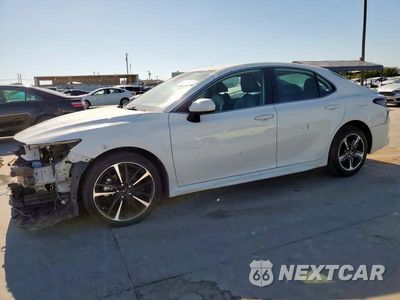 2021 TOYOTA CAMRY SE 4T1G11AK2MU599687 - główne zdjęcie licytacji z USA - miniatura