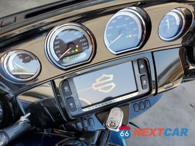 Zdjęcie 7 z 9 samochodu: 2014 HARLEY-DAVIDSON FLHTK ELECTRA GLIDE ULTRA LIMITED VIN:1HD1KEL14EB630355 - miniatura