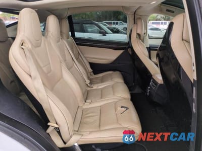Zdjęcie 11 z 13 samochodu: 2016 TESLA MODEL X VIN:5YJXCAE49GF003613 - miniatura