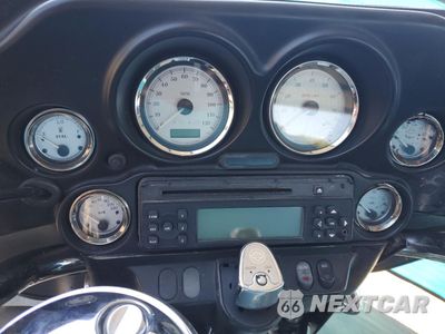 Zdjęcie 7 z 10 samochodu: 2010 HARLEY-DAVIDSON FLHX VIN:1HD1KB437AB652438 - miniatura